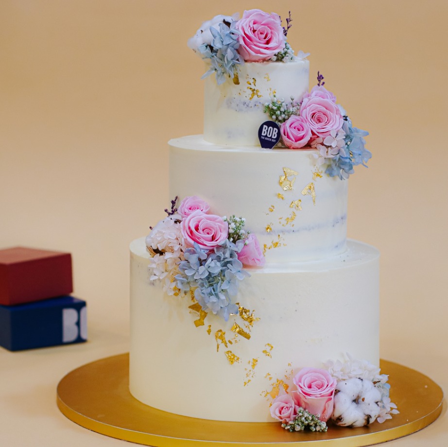 How Long Does a Cake Actually Last? (and Storage Tips)