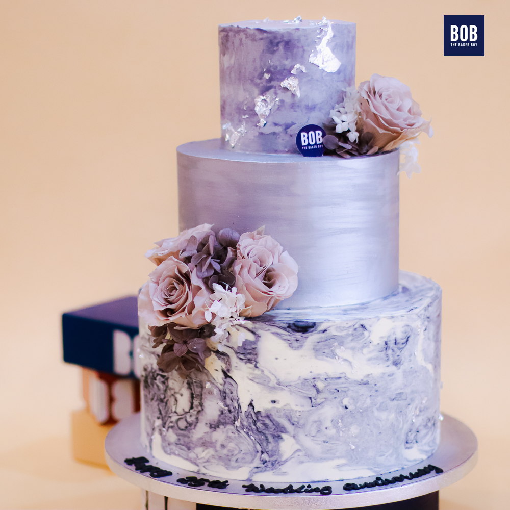 Dusty Purple Marble and Silver Wedding Cake