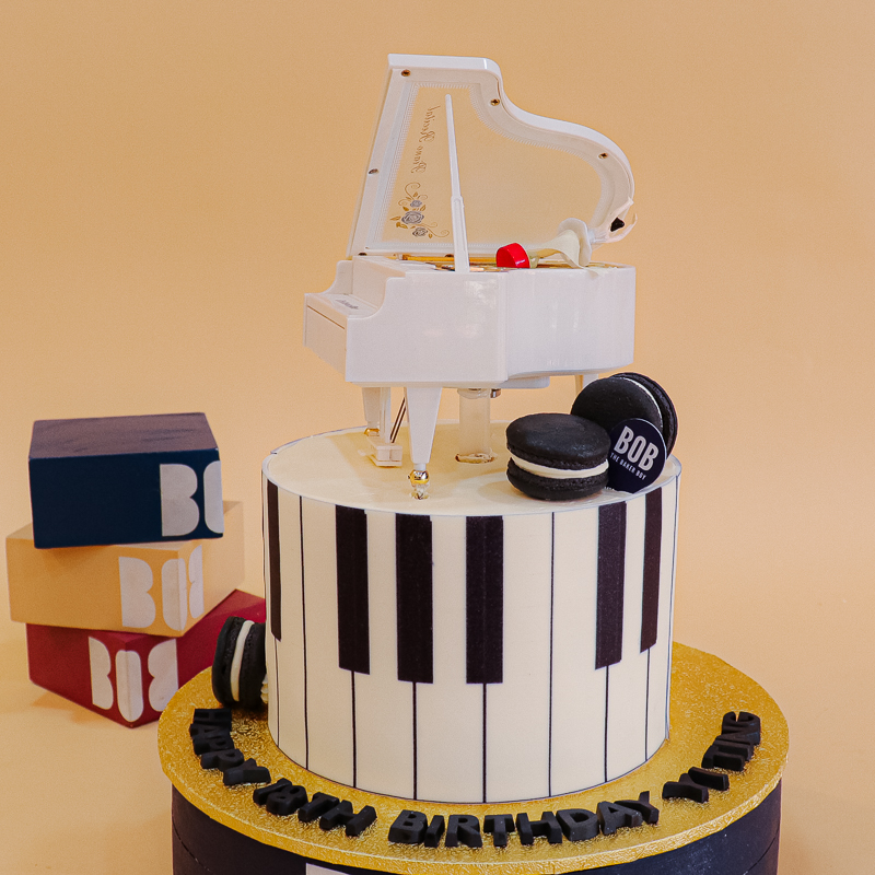 Musical Grand Piano Birthday Cake