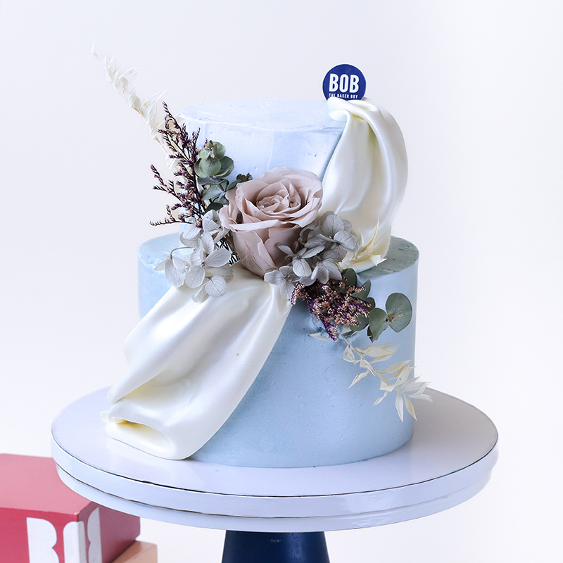 Elegant Ice Blue and Khaki Floral Cake