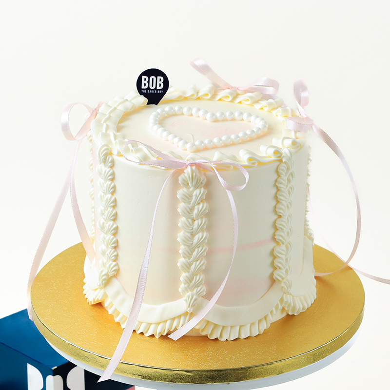 Korean Coquette Style Cake in Pink