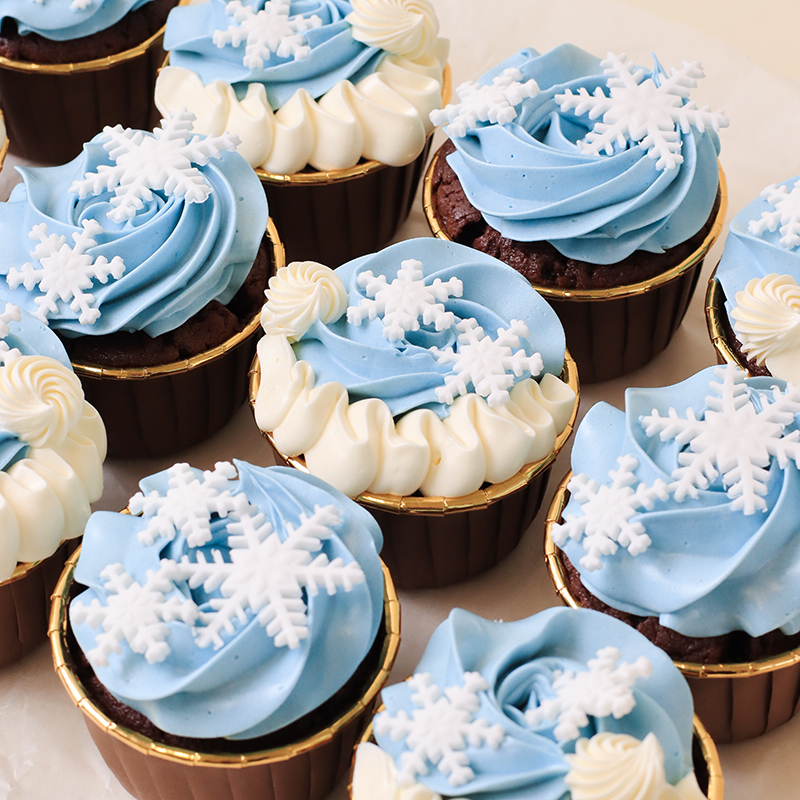 Winter Wonderland Cupcakes (Dozen)