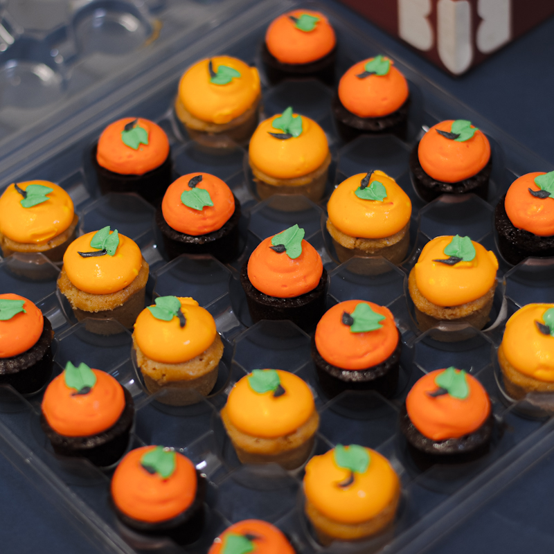 Mandarin Oranges Mini Cupcakes 25s