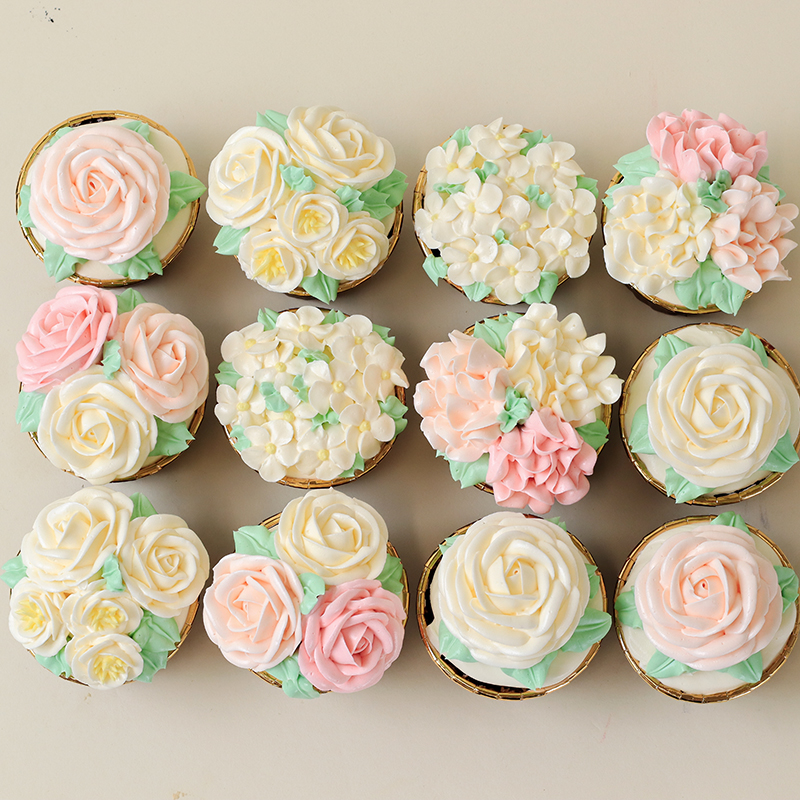 Buttercream Floral Cupcakes (Dozen)