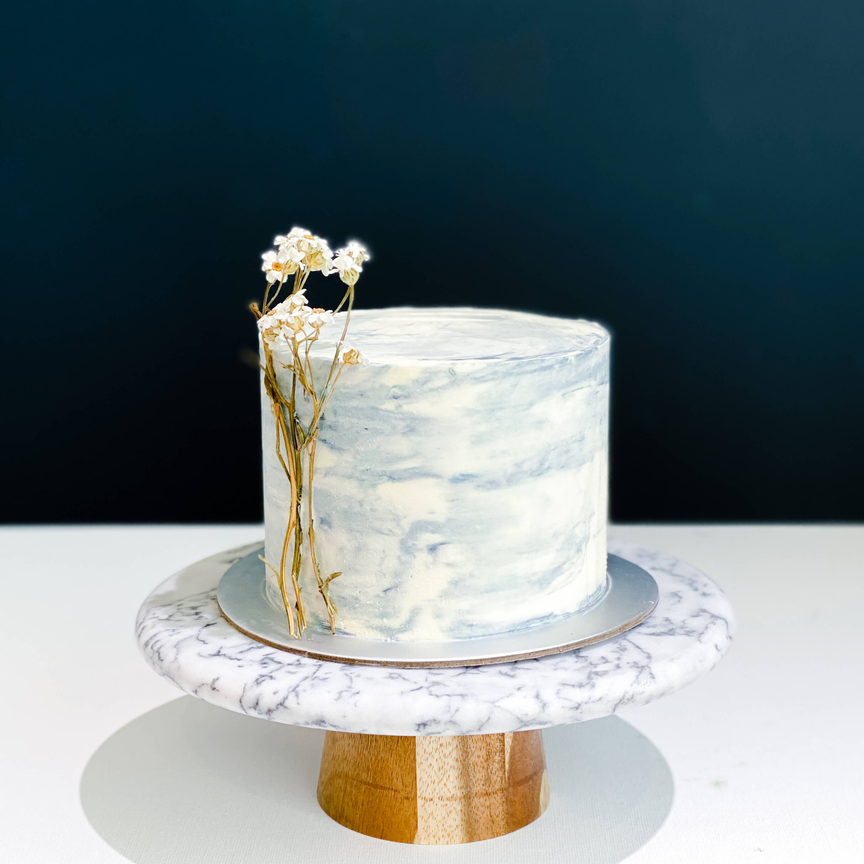 birthday minimalist cake