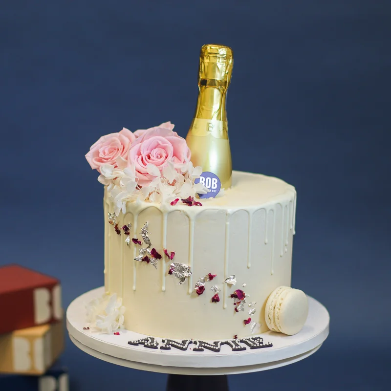 Champagne and Strawberries Cake - Wood & Spoon