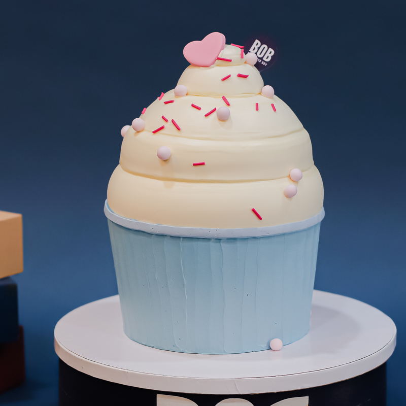 3D Cute Giant Cupcake