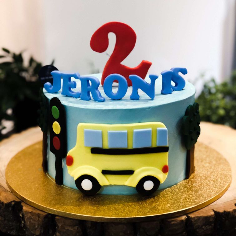 2D Back-To-School Bus Themed Cake