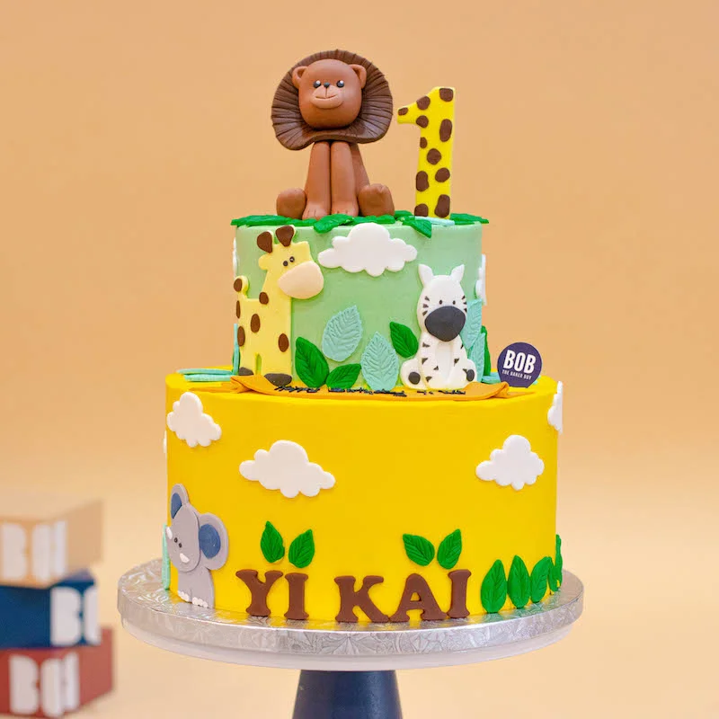 Animals cartoons with happy birthday cake design Vector Image